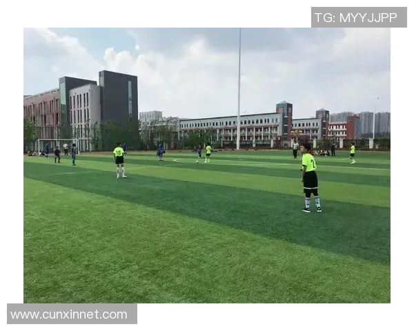 踢足球比赛中每队上场人数及替补规则详解 踢足球比赛中每队上场人数及替补规则详解